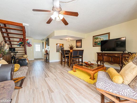 4th image of 213 Foxtail Drive #E