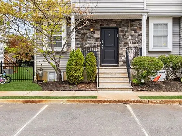 11 Rivka Ln, Lakewood, NJ 08701