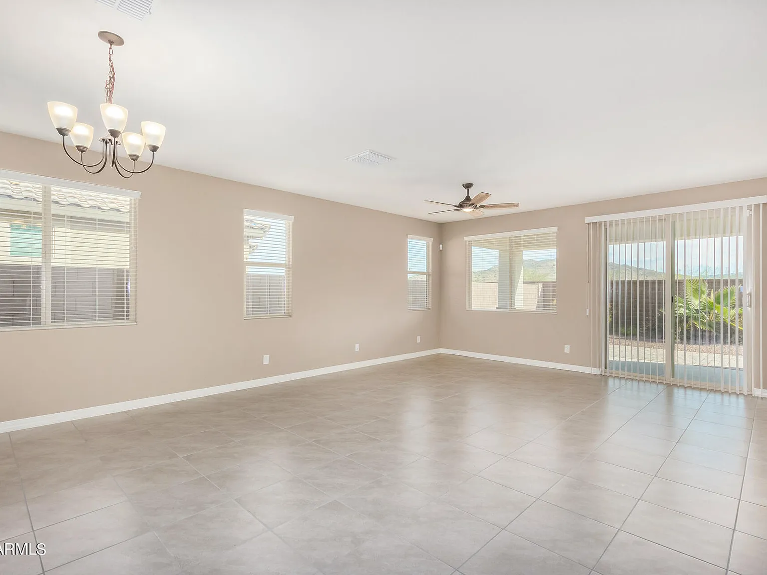 3 bed, 2.0 bath, 1967 sqft, $2,150 — Photo 4
