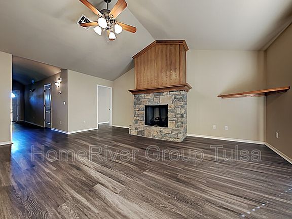 3rd image of 7960 Liberty Bell Ln