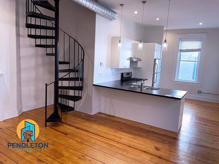 514 E 12th St #3 — Photo 11