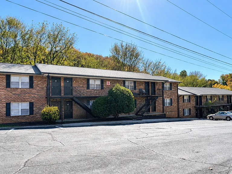 Hickory Hill Apartment Homes — Photo 5