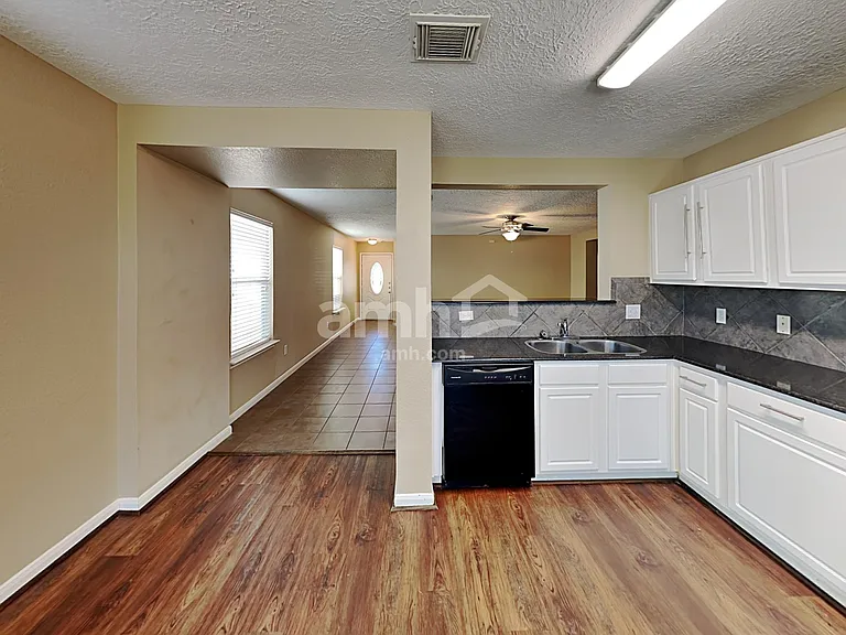 29231 Legends Green Dr — Photo 4