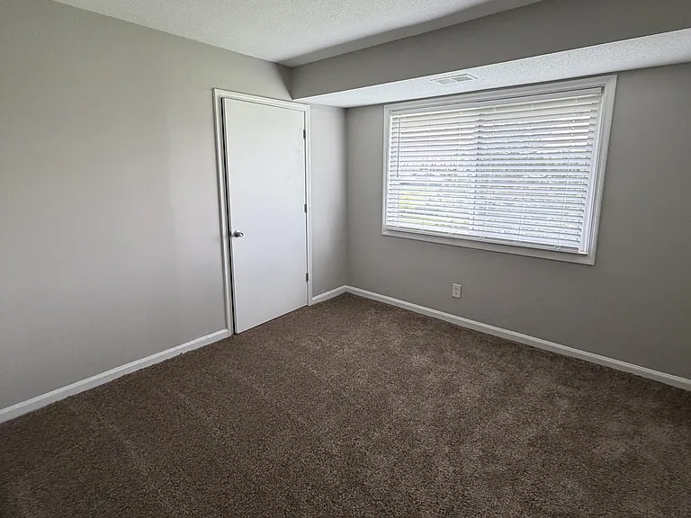 7 Pointe Apartments — Photo 45
