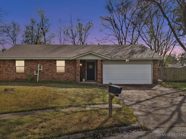 2613 S Sycamore Ave, Broken Arrow, OK 74012