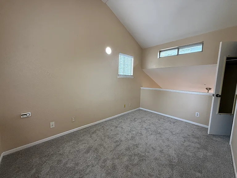 458 Islay St #A — Photo 7