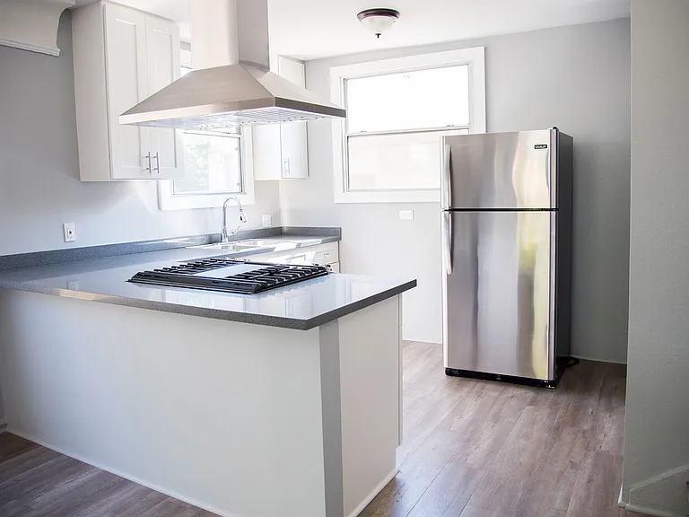 372 Loma Dr — Photo 14