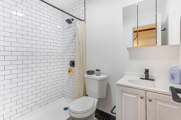 Rented by Compass | media 14