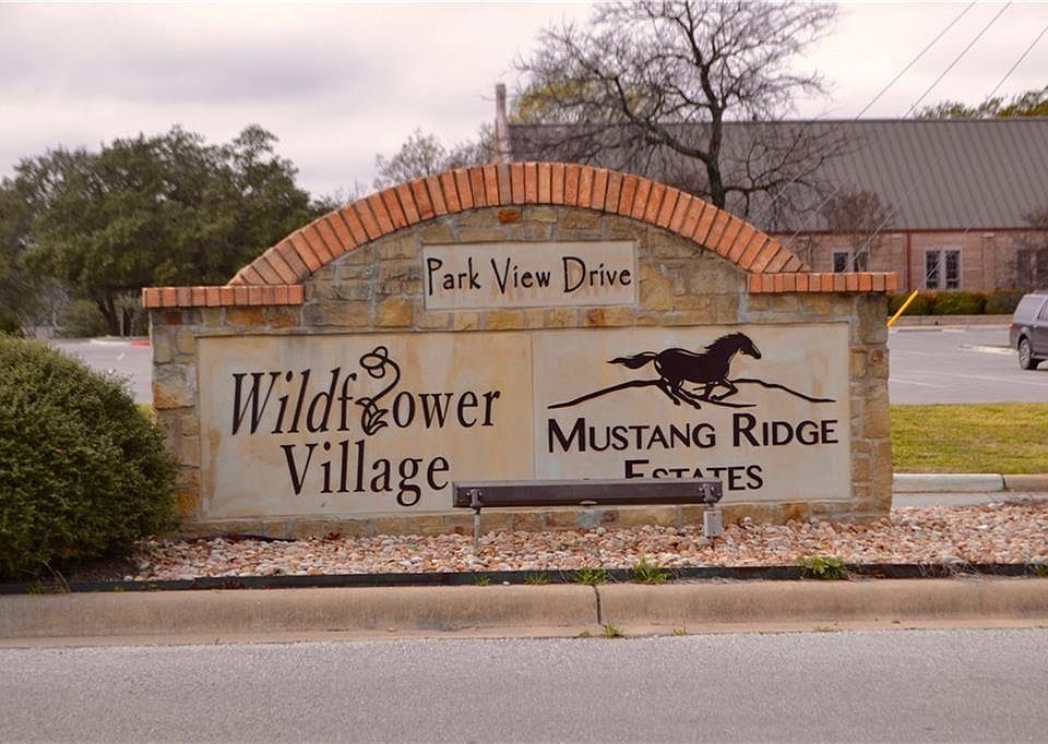 1st image of 2124 Park View Dr