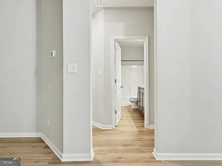 270 Southridge — Photo 33