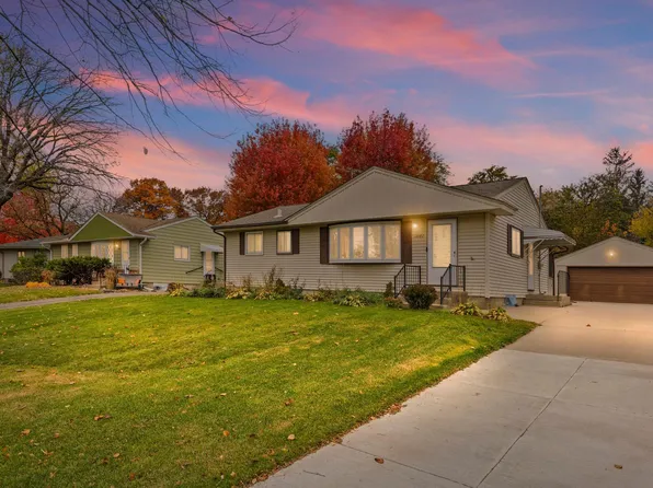 1040 3rd St NW, New Brighton, MN 55112