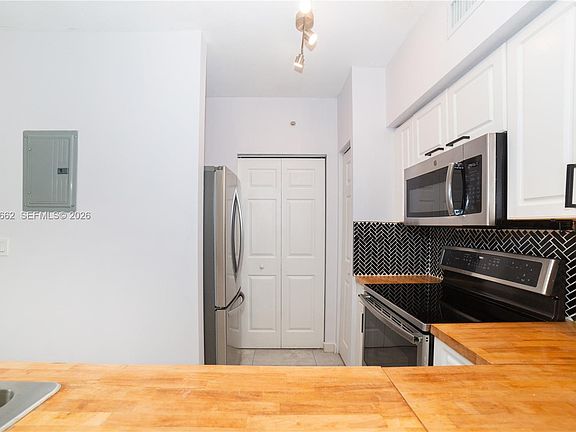 4th image of 17125 N Bay Rd APT 3410