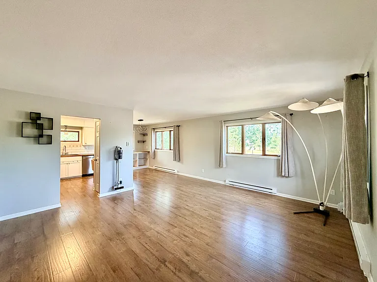 2140 Reynolds St — Photo 4