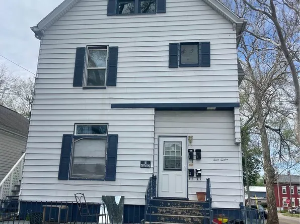 412 N Roosevelt Ave, Bloomington, IL 61701