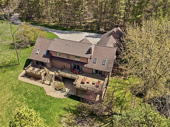 2nd image of 9256 Fenton Rd