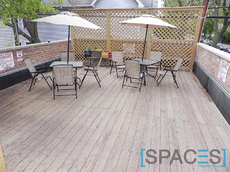 2nd image of 1005 W George St APT 1FF