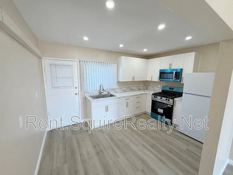 1 bed, 1.0 bath, $1,800 — Photo 4