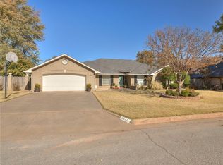2011 Peach Ave, Weatherford, OK 73096