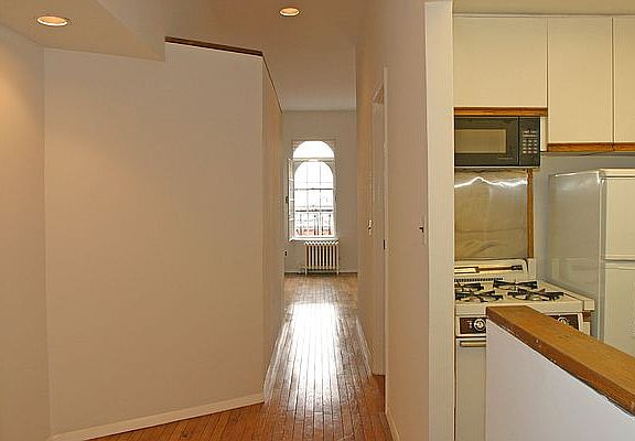 4th image of 306 E 92nd St APT 5E
