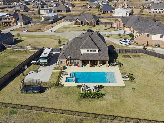 4th image of 4718 Red Fox Cir