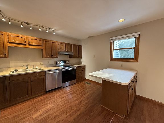 5th image of 311 Oakwood Ave