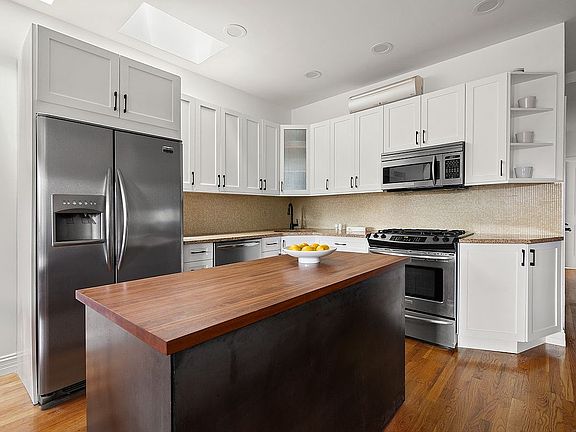 3rd image of 667 Degraw St APT 3