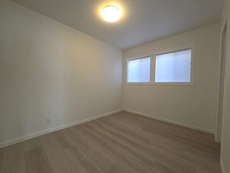 240-246 Cruzero St #244 — Photo 10