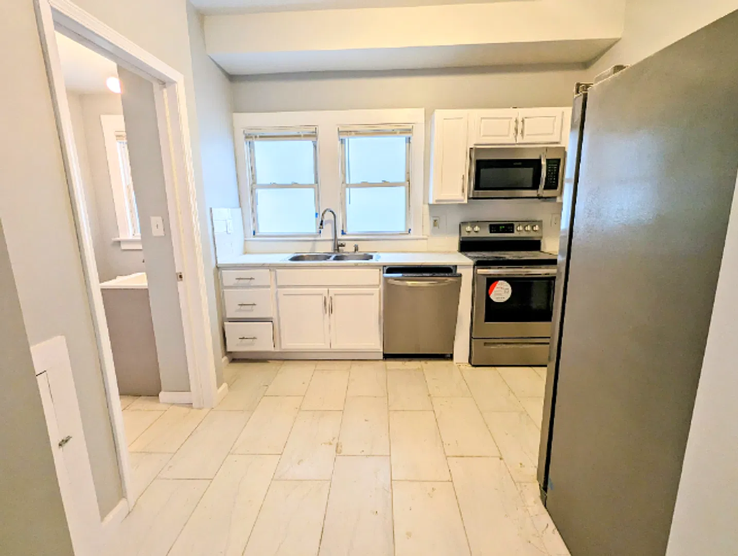 3-Bedroom, 2 Bath Single Family for Rent in Hamilton, OH| Modern Kitchen — Photo 3