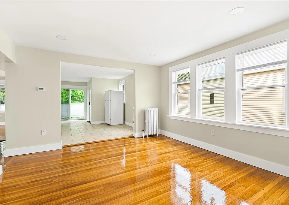 43 Wentworth St #3