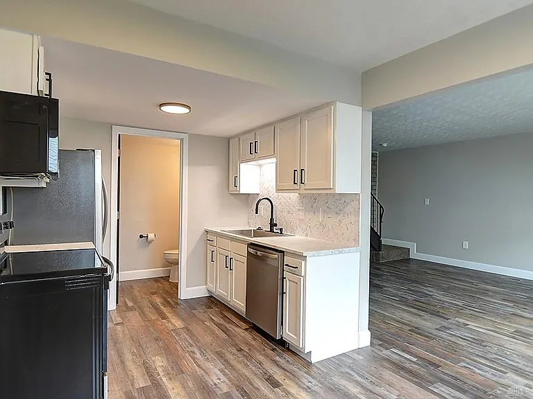 306 Chadwick Pl — Photo 8