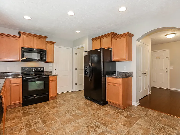 3315 Velvet Ct — Photo 7