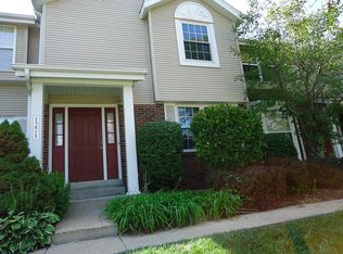 1271 Dell Ridge Ct, Saint Charles, MO 63303