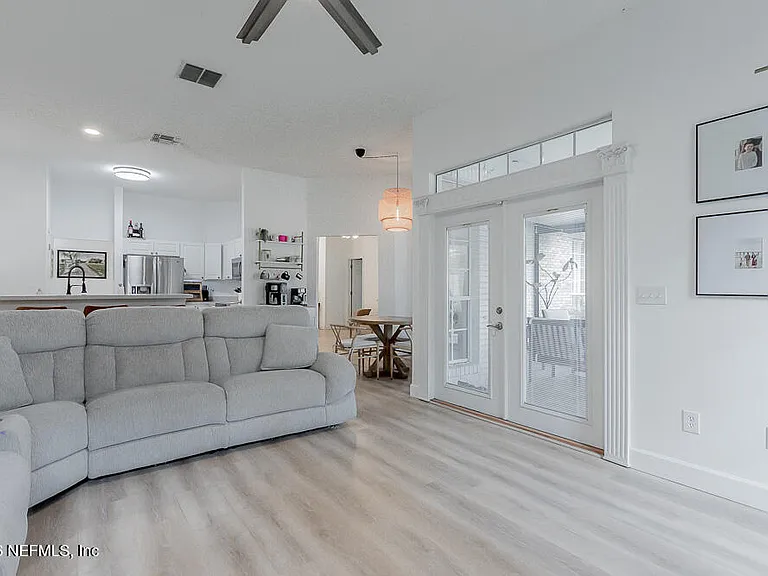 1905 Harbor Island Dr — Photo 19