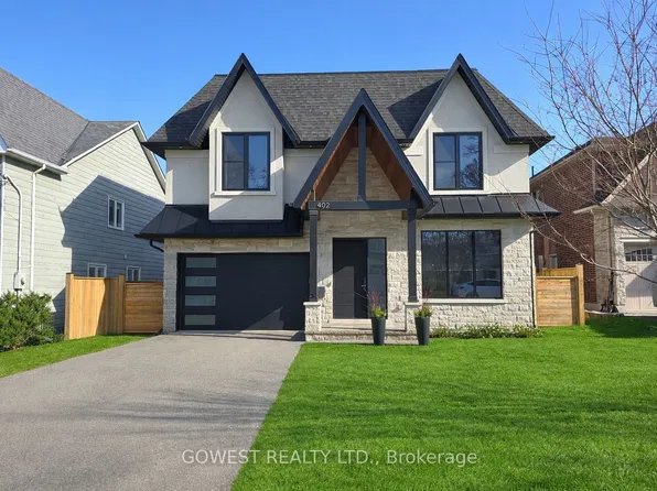 402 Niar Ave, Mississauga, ON L5G 1W3