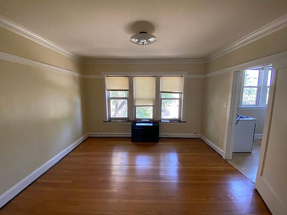 4th image of 2118 W Giddings St #2B