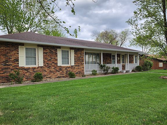 3rd image of 2929 Bel Air Dr