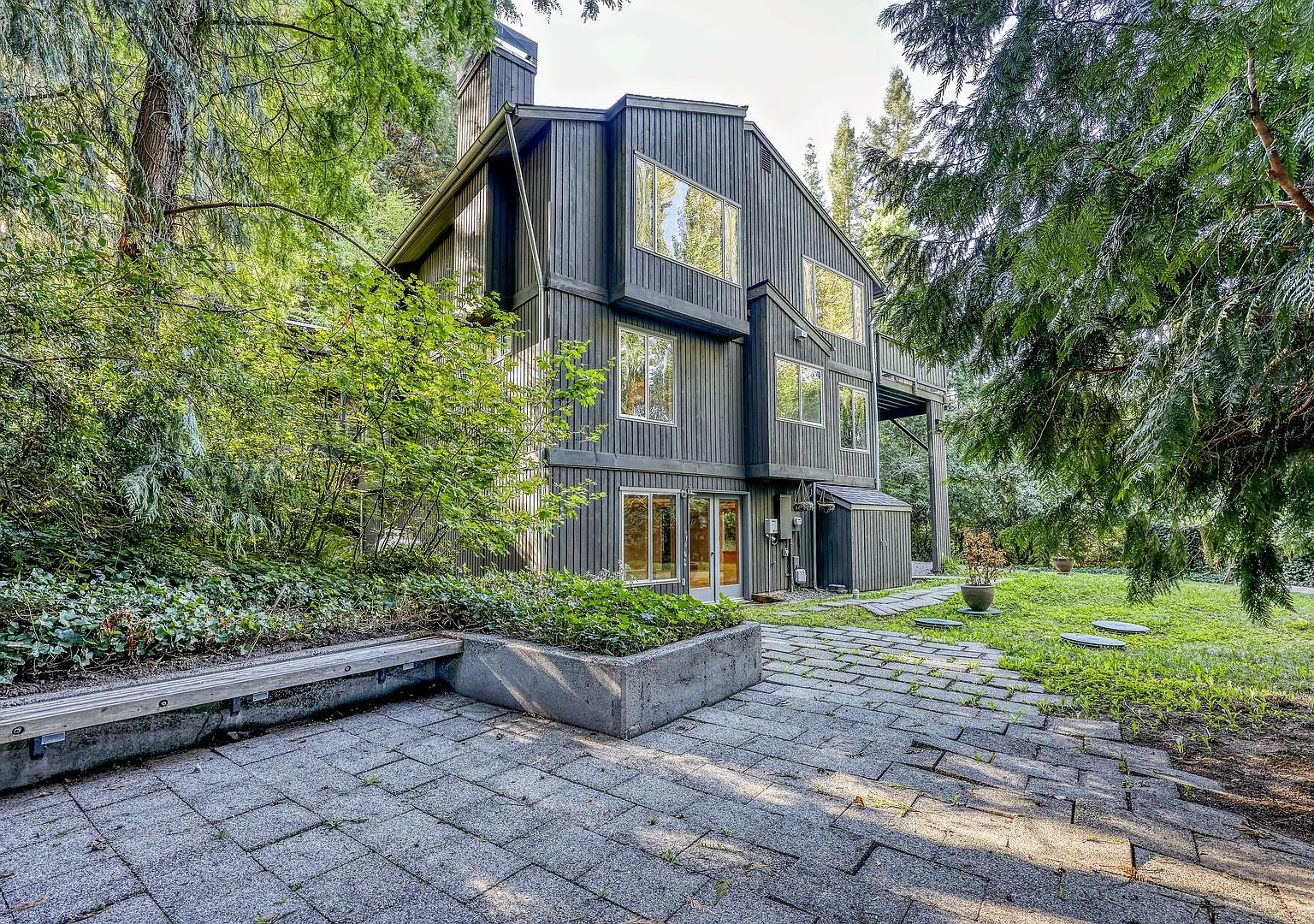 Beautiful Private Home — Photo 1