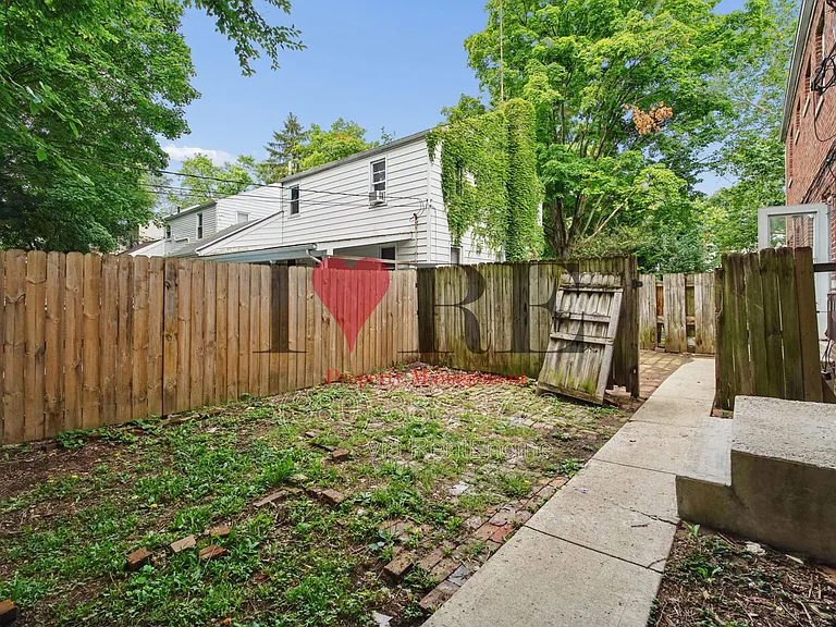 338C South Blvd — Photo 22