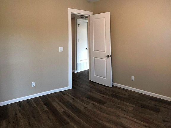 2nd image of 4461A Meadowlark Dr