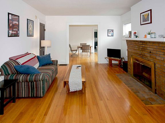3rd image of 1117-1119 Lancaster Ave #1117
