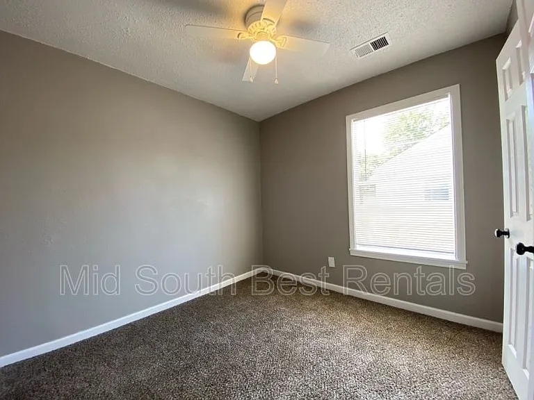 2022 Benford St — Photo 2
