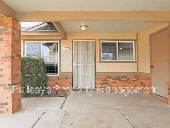4th image of 3229 E Crescent Ave