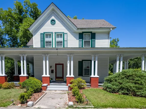 204 SW South West Ave, Blackstone, VA 23824