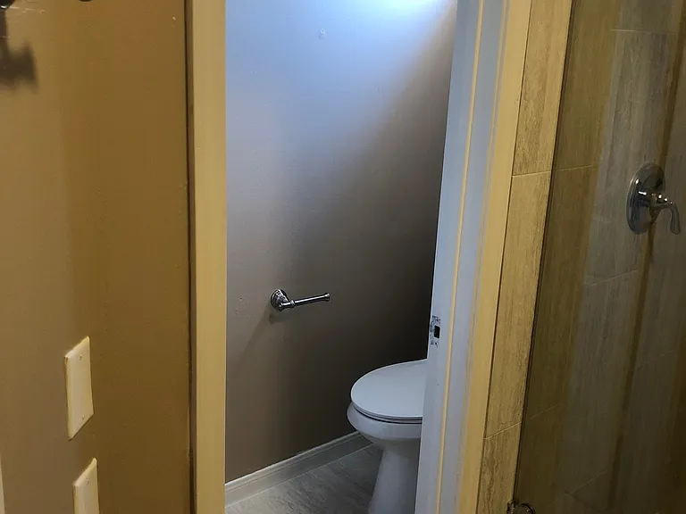 4122 Drake St — Photo 32