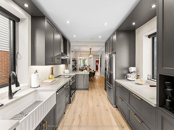 5th image of 209 Maria St