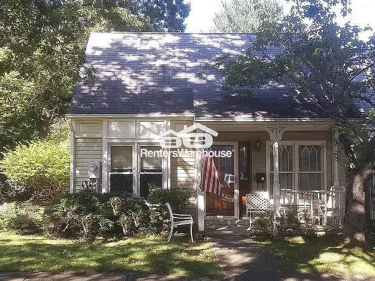 930 Riversedge Cir — Photo 1