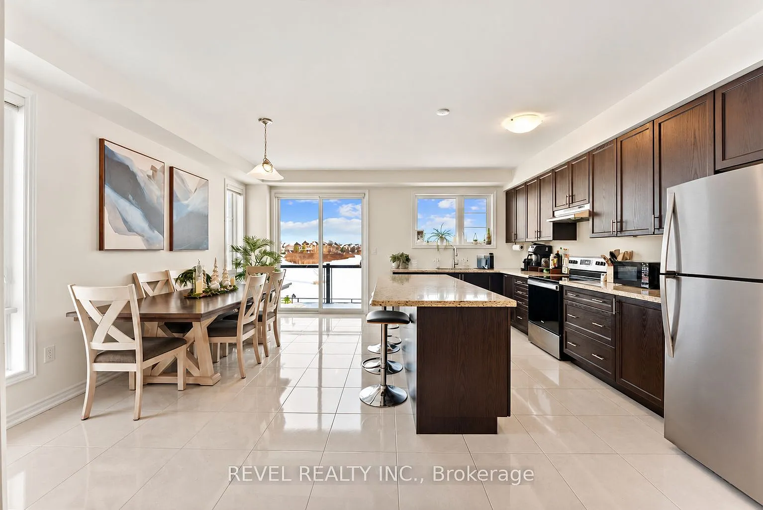 3 bed, $3,400 — Photo 2