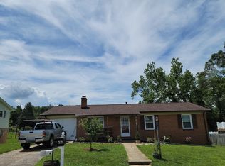 690 Phillip St, Staunton, VA 24401