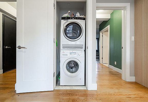 4th image of 887 Bergen St #2E
