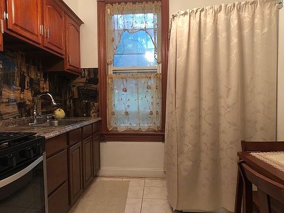 4th image of 660 Carroll St APT 1L